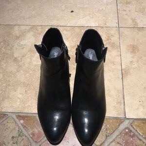 FRYE Judith Zip Bootie Womens 7.5 -Black Leather